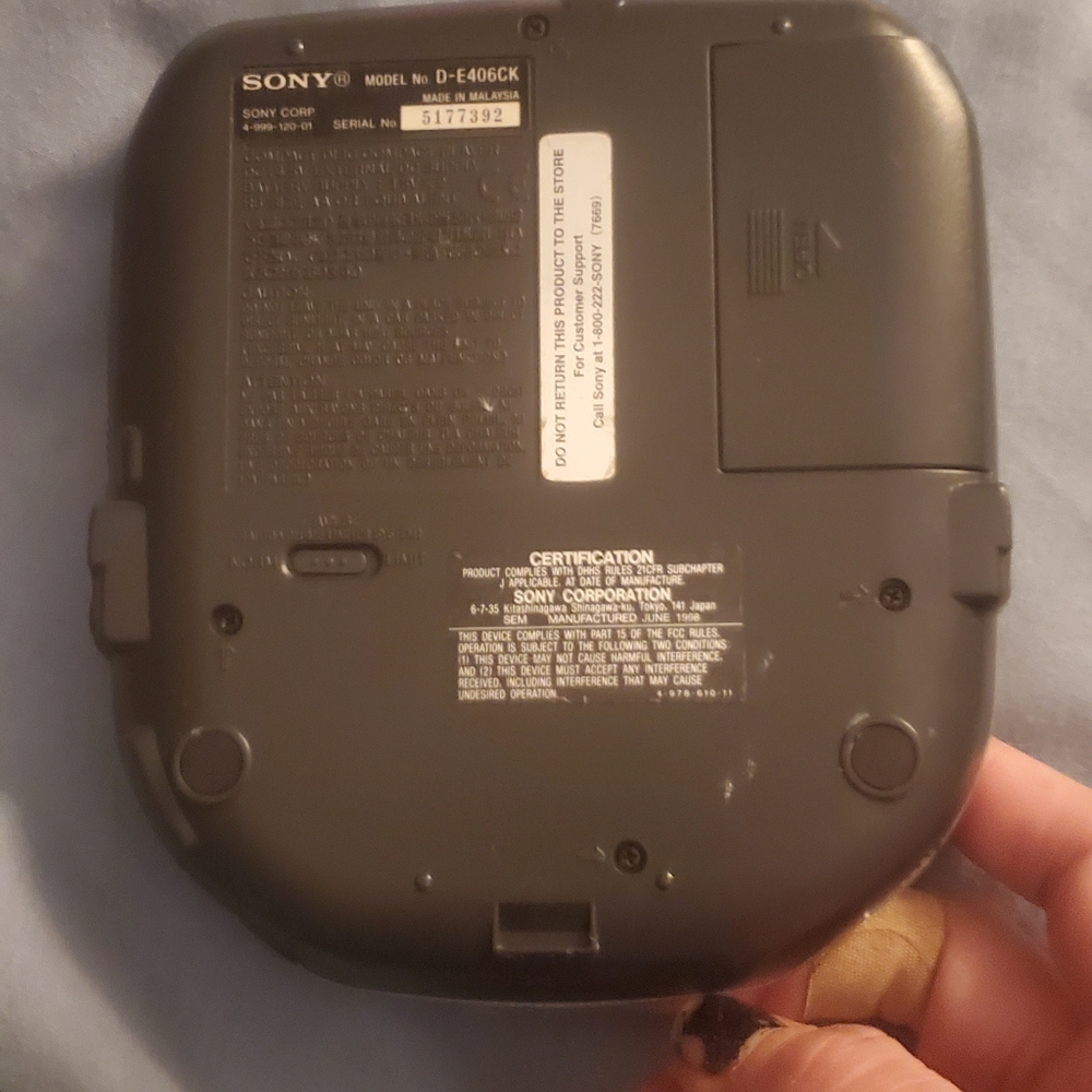 Original Sony Discman - Picture 2 of 4